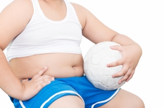Prebiotiki lahko zmanjšajo telesno maščobo pri debelih otrocih